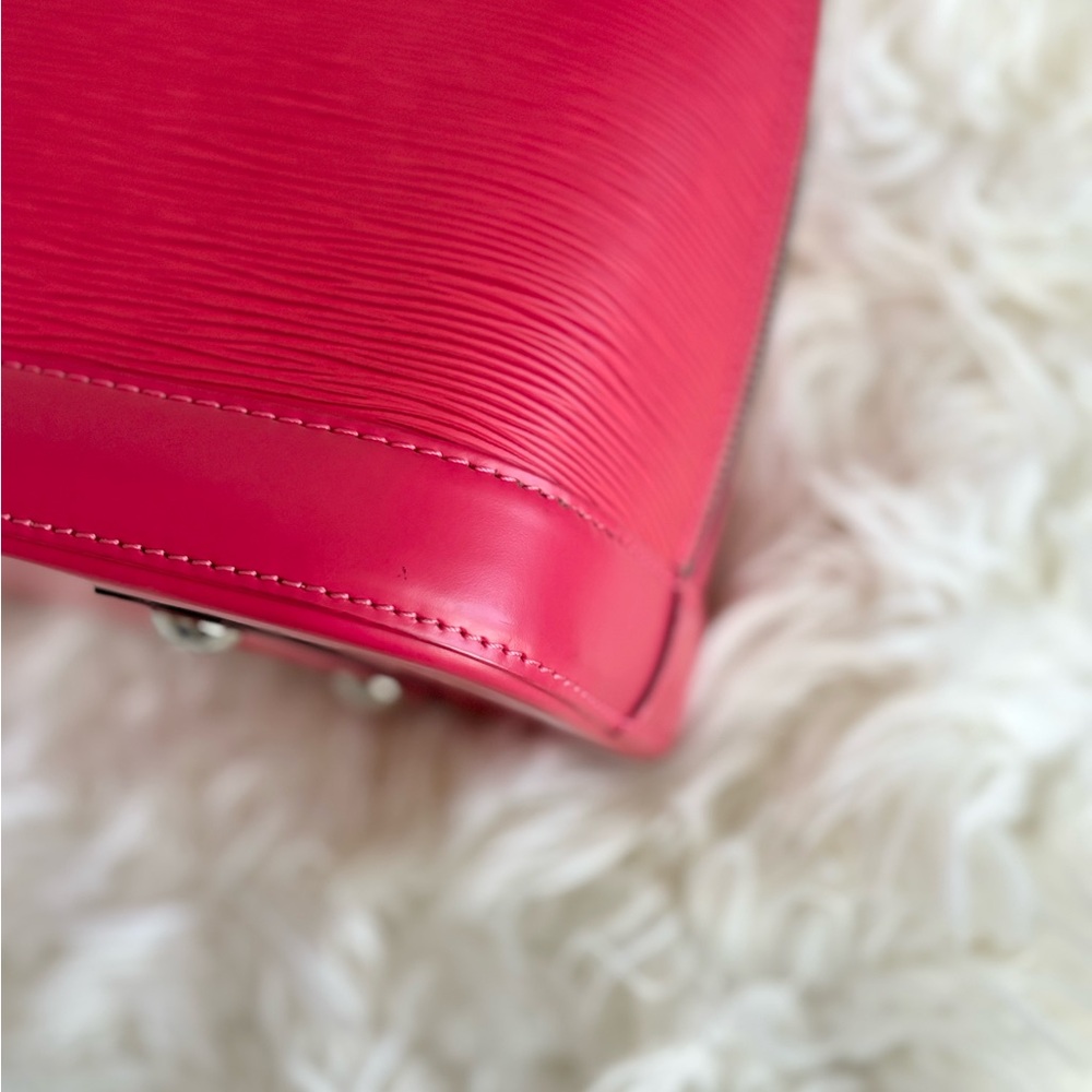 β¨π©·Authentic Louis Vuitton Epi Alma PM Grenade π©·β¨ - Picture 11 of 15